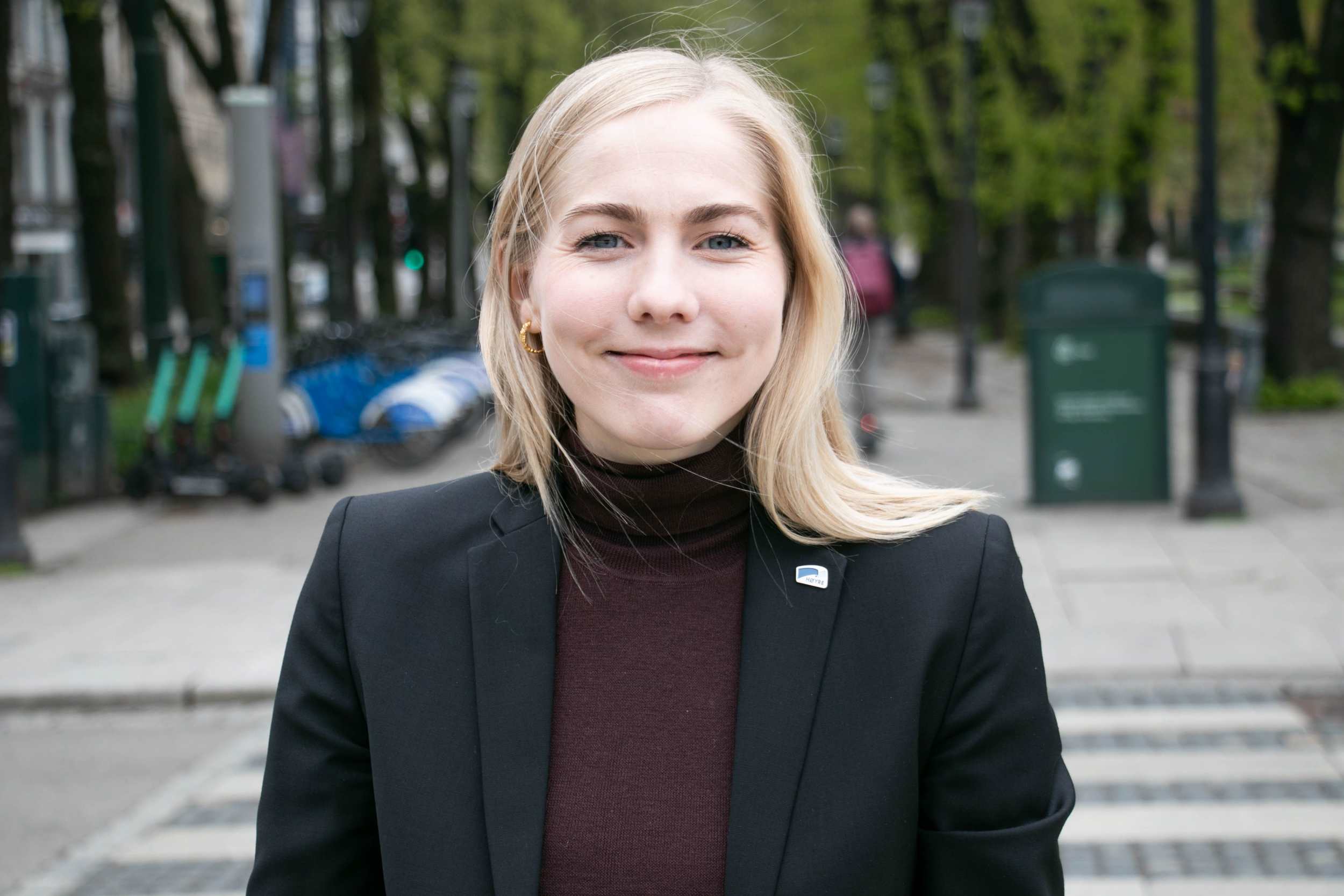 Mari Holm Lønseth fotografert på Eidsvoll Plass.
